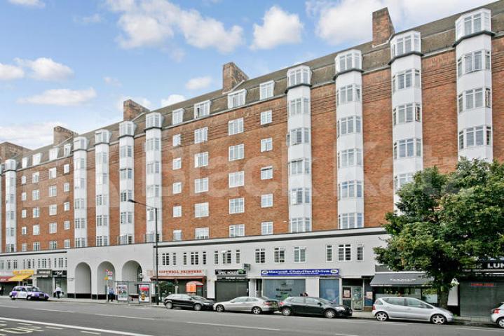 			FURNISHED OR UNFURNISHED , 2 Bedroom, 1 bath, 1 reception Flat			 Latymer Court, Hammersmith Road, Hammersmith